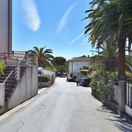 Adria Apartments Stobrec Bagian luar foto