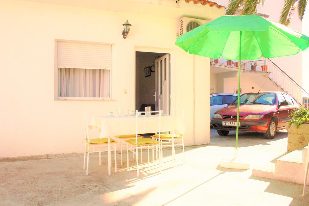 Adria Apartments Stobrec Bagian luar foto