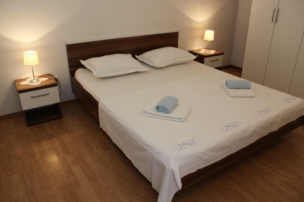 Adria Apartments Stobrec Bagian luar foto