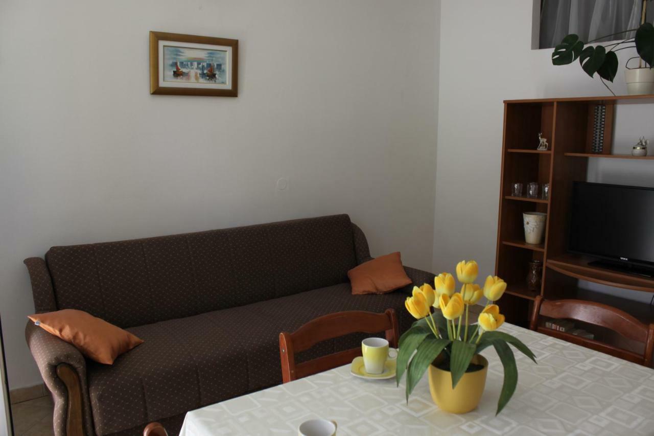 Adria Apartments Stobrec Bagian luar foto