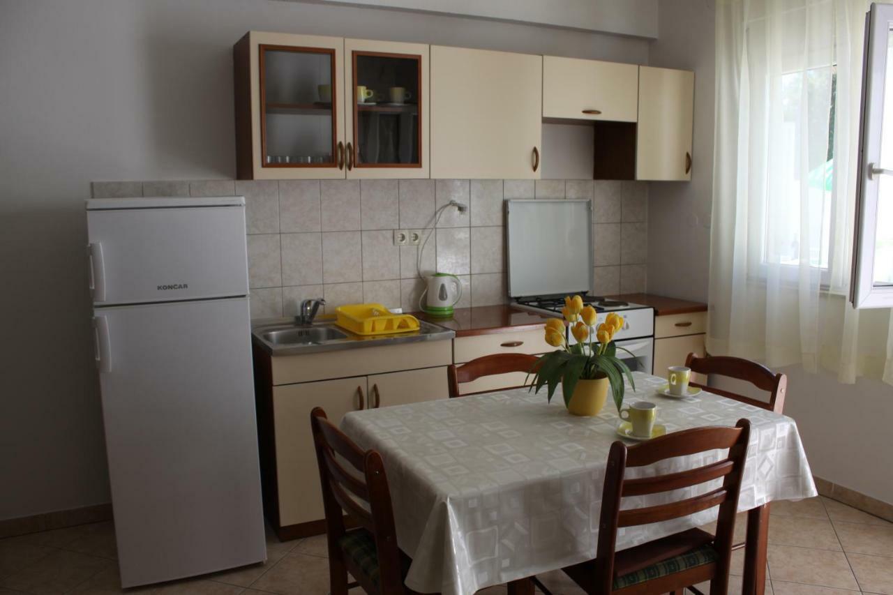 Adria Apartments Stobrec Bagian luar foto