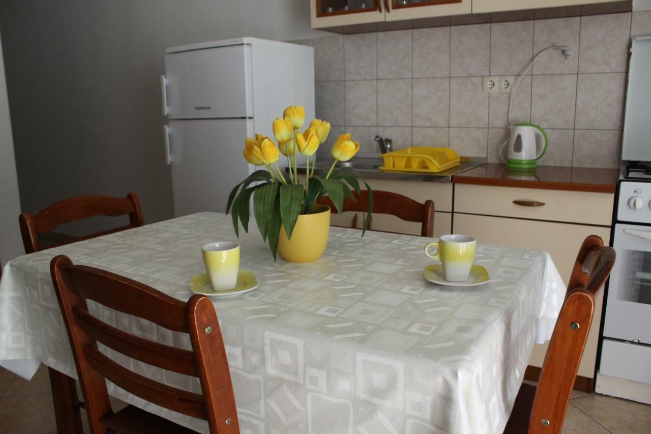Adria Apartments Stobrec Bagian luar foto