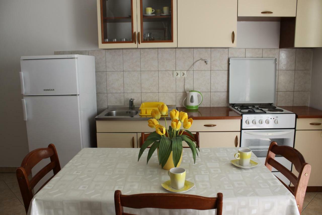 Adria Apartments Stobrec Bagian luar foto