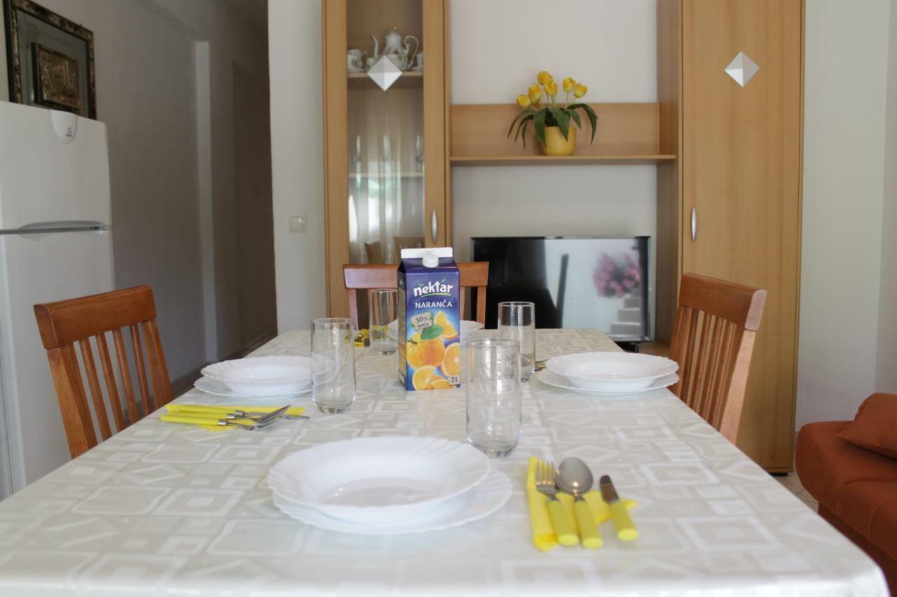Adria Apartments Stobrec Bagian luar foto