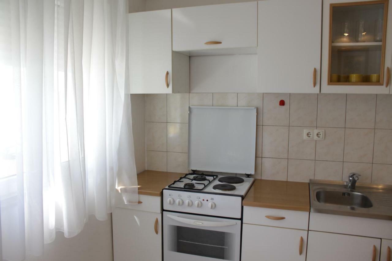 Adria Apartments Stobrec Bagian luar foto