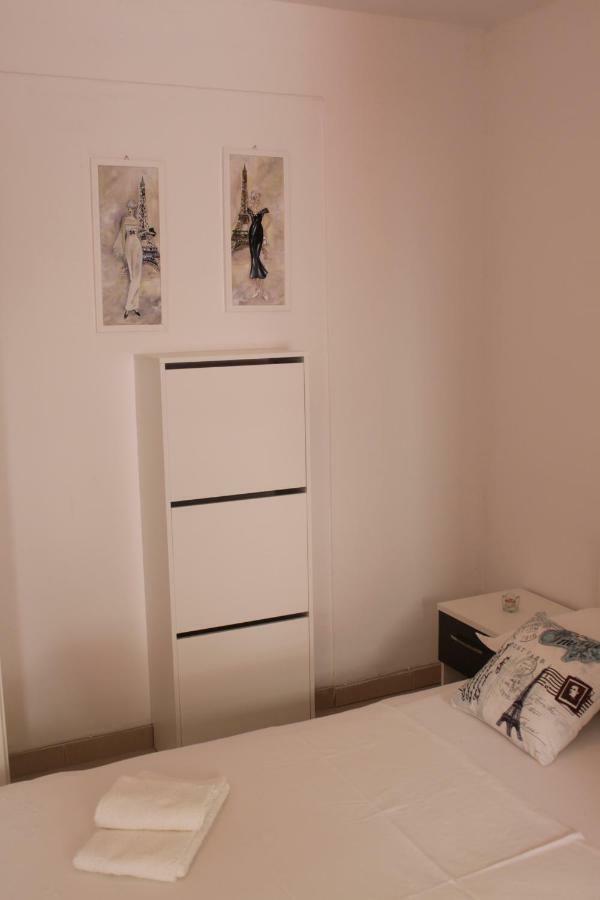 Adria Apartments Stobrec Bagian luar foto