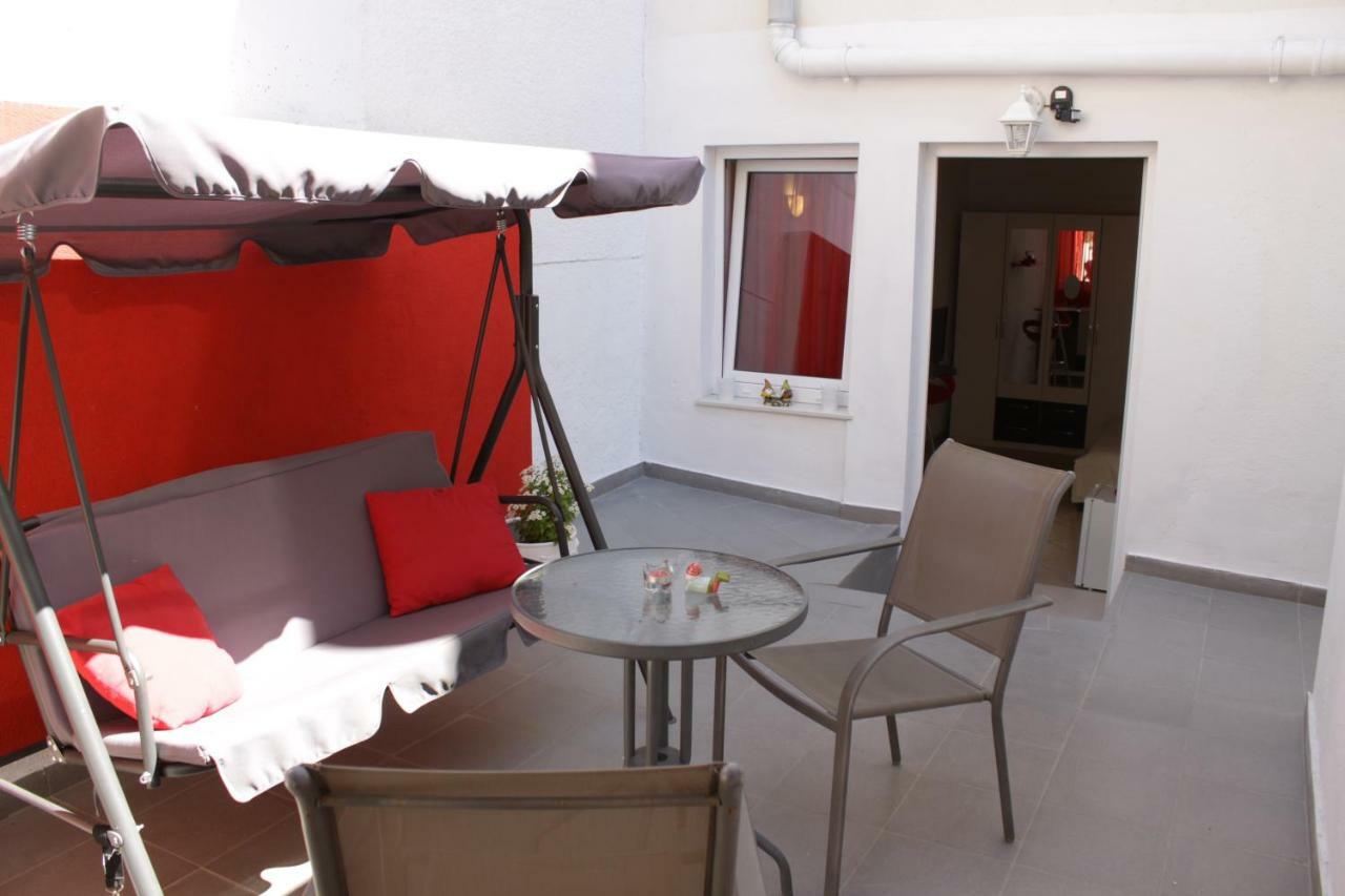 Adria Apartments Stobrec Bagian luar foto