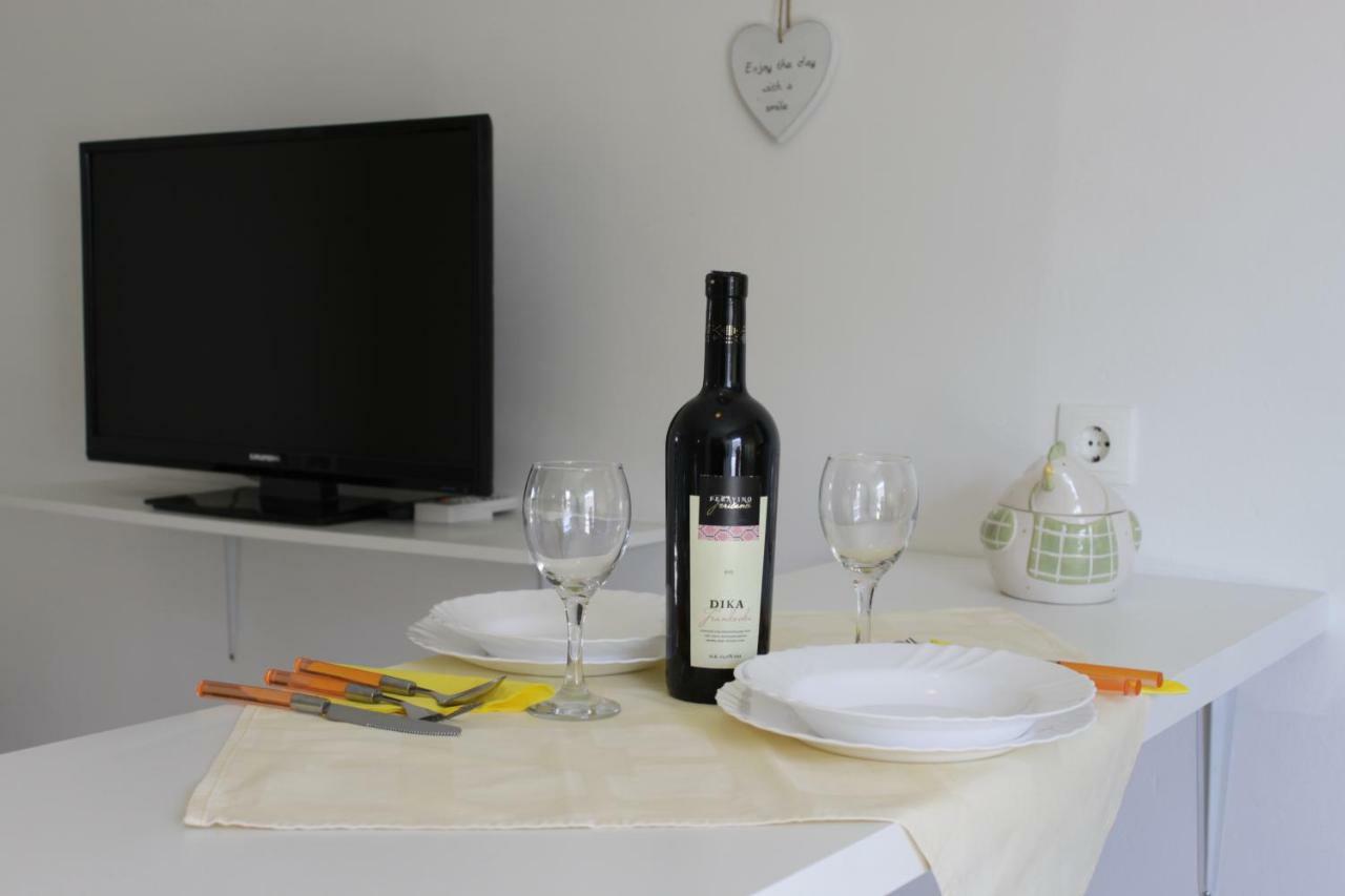 Adria Apartments Stobrec Bagian luar foto