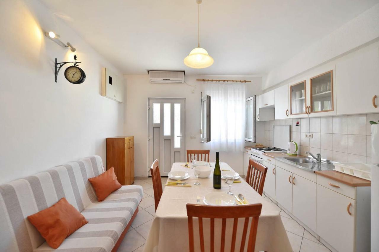 Adria Apartments Stobrec Bagian luar foto